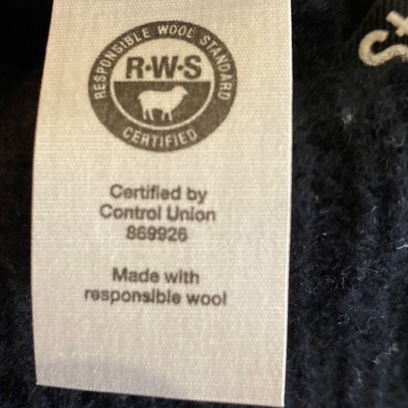 Acne toque - Picture 4 of 4